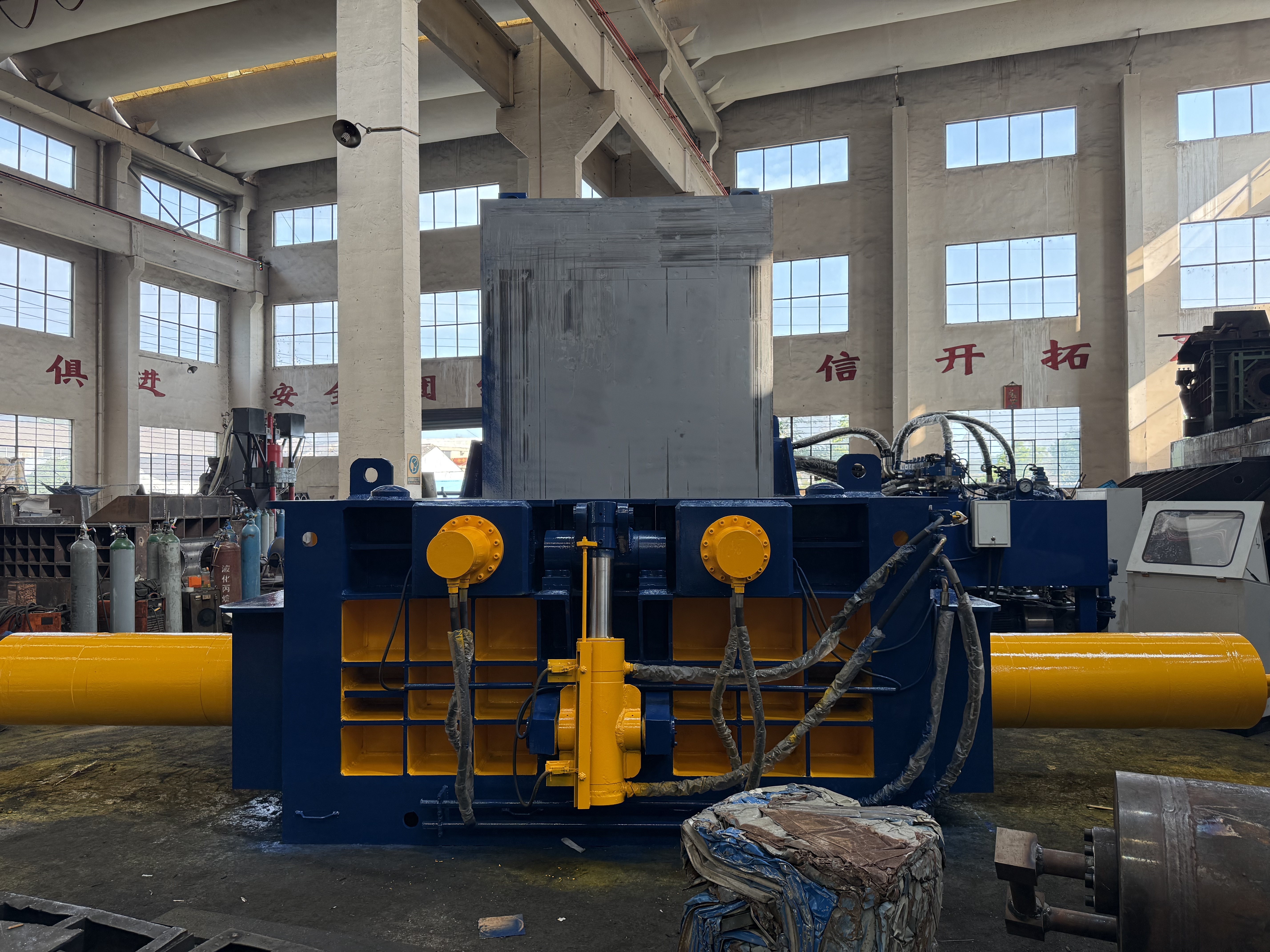 أحدث مدونات الشركة حول ترقية مصنع إعادة تدوير هندي للإنتاج بآلتي ضغط معادن هيدروليكية Y81-315