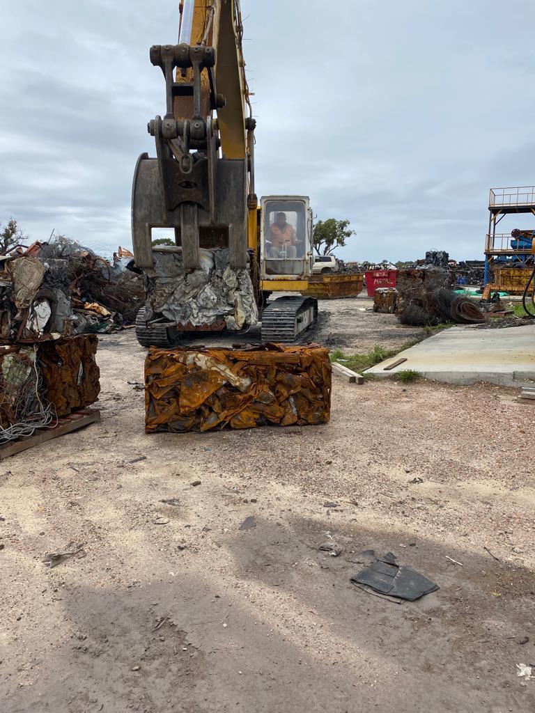 أحدث مدونات الشركة حول How to Select Bale Size for Easier Scrap Storage, Loading and Furnace Charging